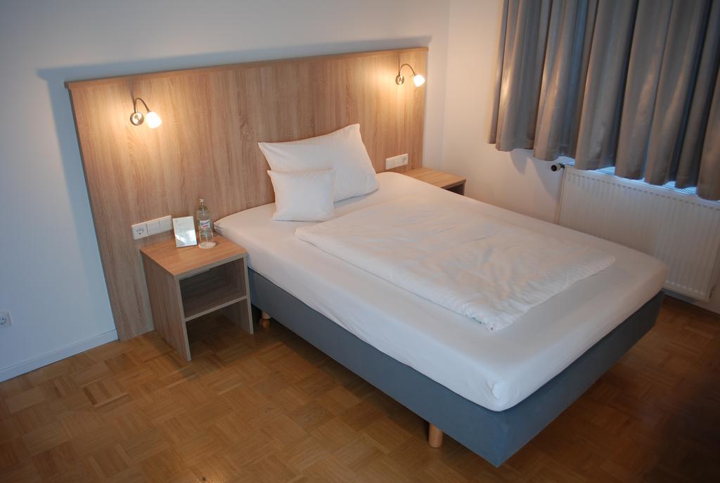 Hotel Baeren ゲルトリンゲン エクステリア 写真